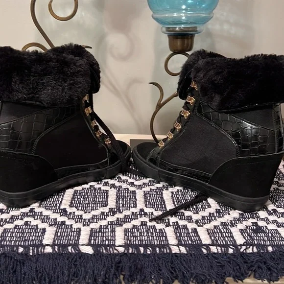 Aldo Fur Lined Embossed leather suede boots - Picture 10 of 13